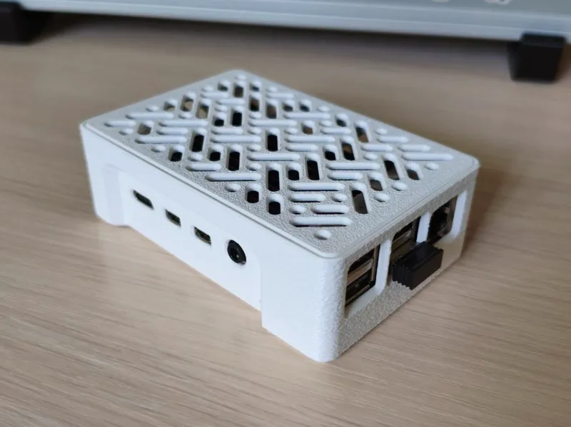 Case for Raspberry Pi 4 Model B with heatsink
