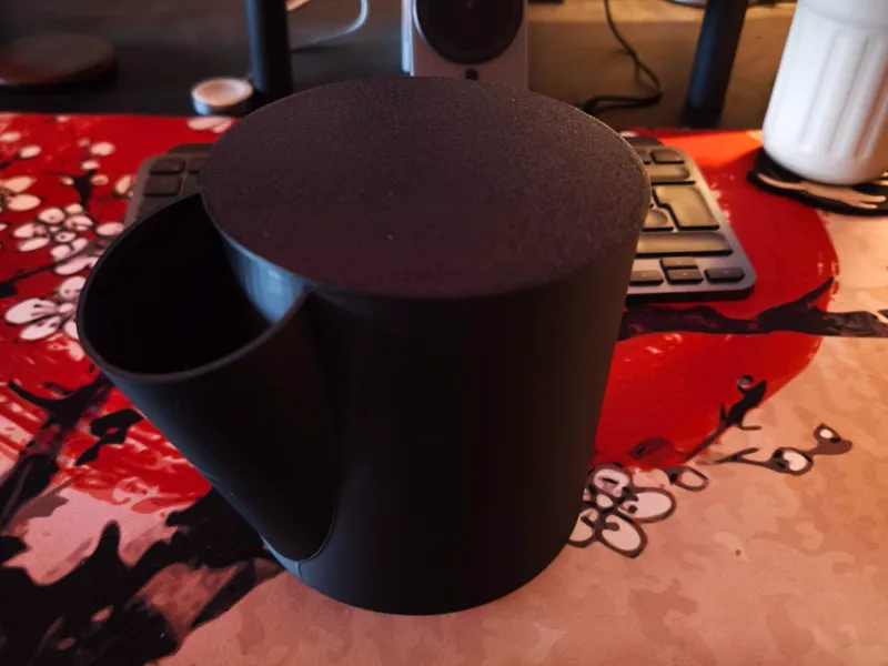 nut bowl with lockable lid and trash can