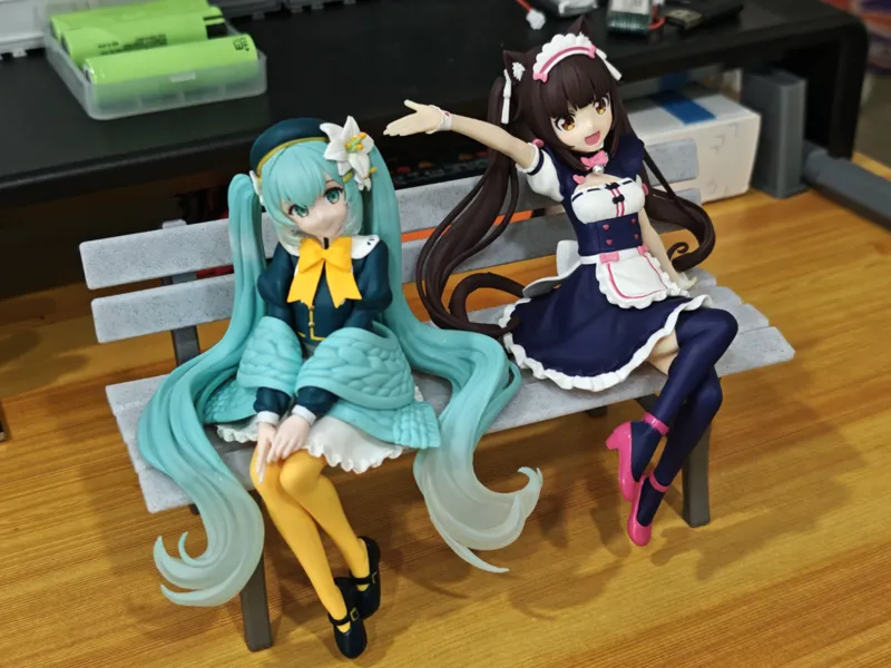 Classic Park Bench (1/8 - 1/10 Scale)