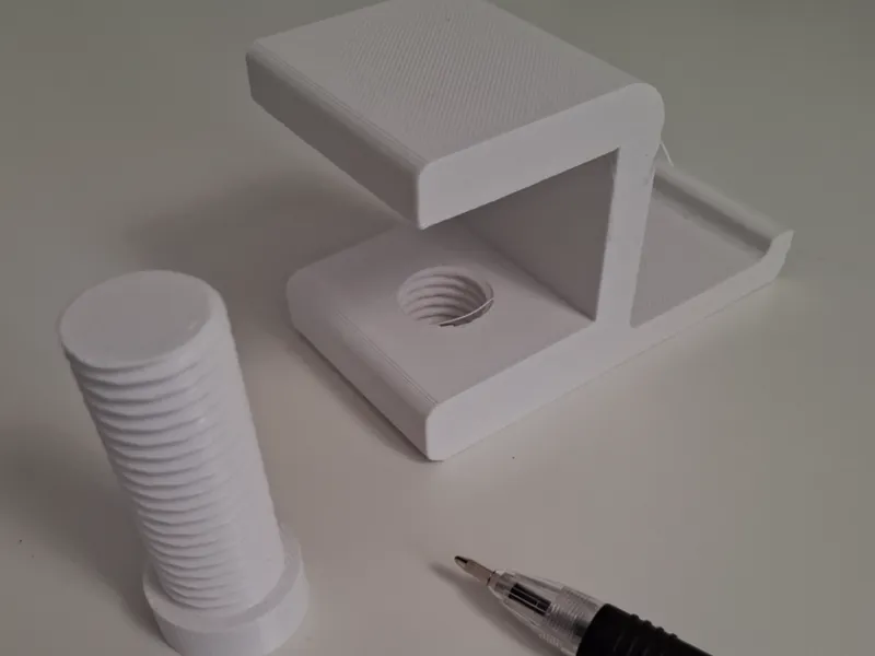 Headphone desk mount