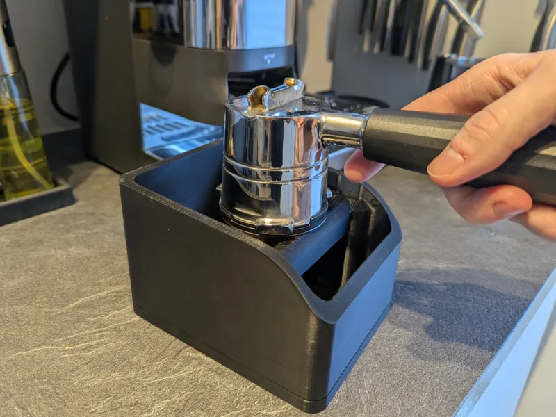 Knockie - A Magnetic Compact Knock Box