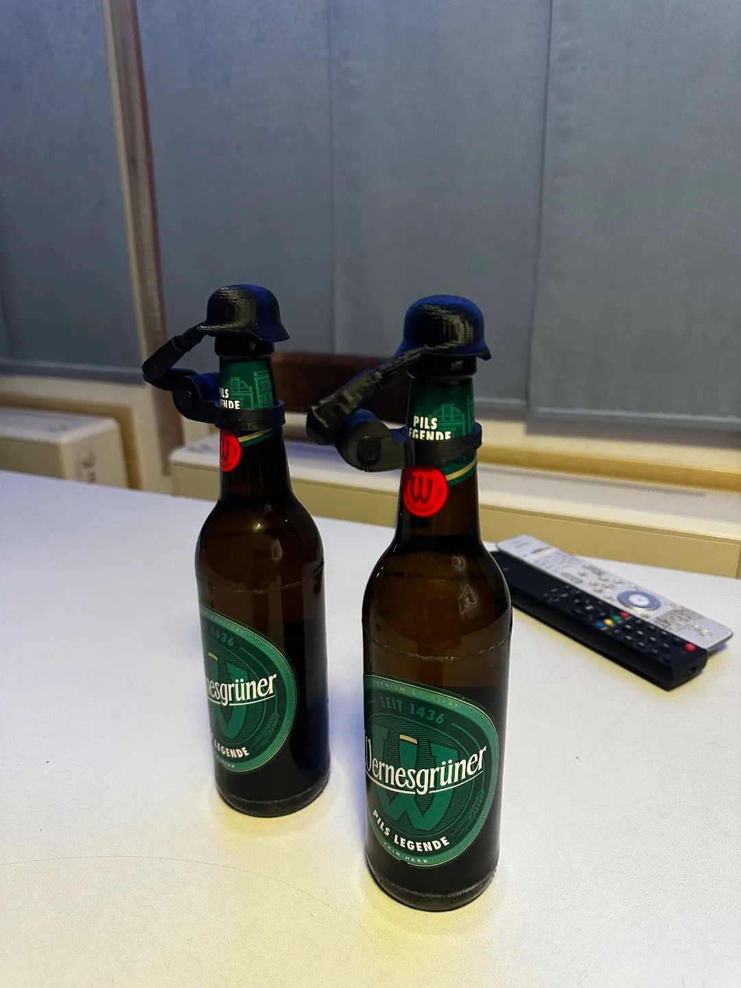 Bottle Helmet Beer / Helm Flaschenhalter Bier view 2