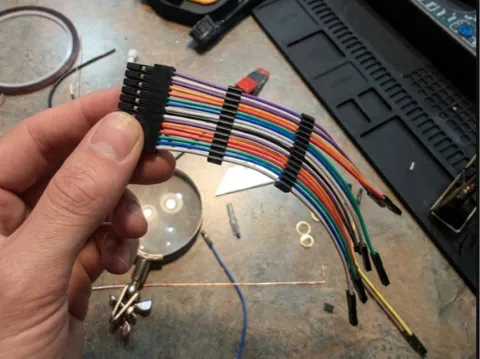 Soporte: GPIO Cable Combs / Cable Guides — referencia de MakerWorld