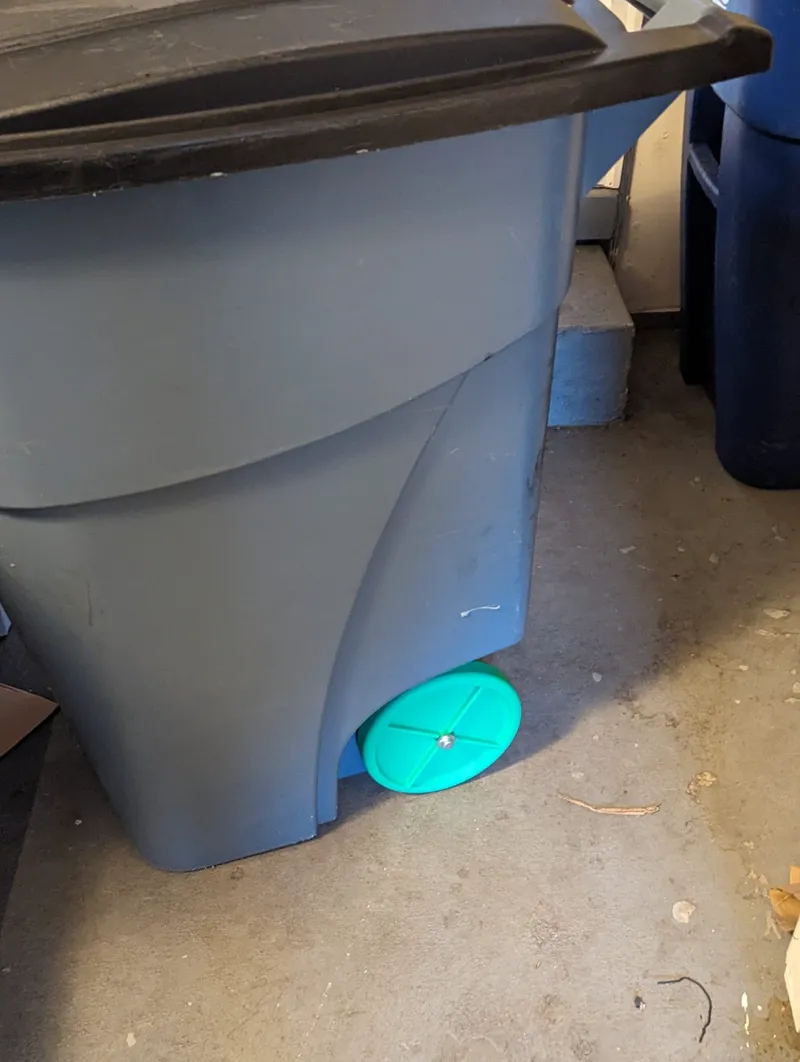Commercial Brute Rollout Container 50 Gal Wheel
