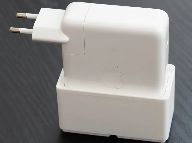 Gridfinity 140W MacBook Charger Holder