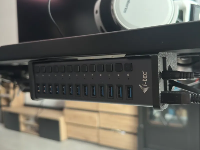 Itec USB Hub under desk mount 