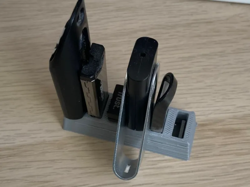 Mini usb holder