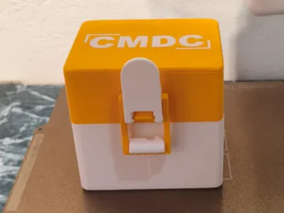 Pokémon TCG Card Box - Camaradas DC