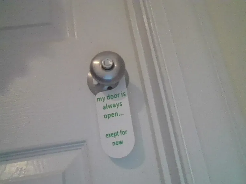do not disturb sign