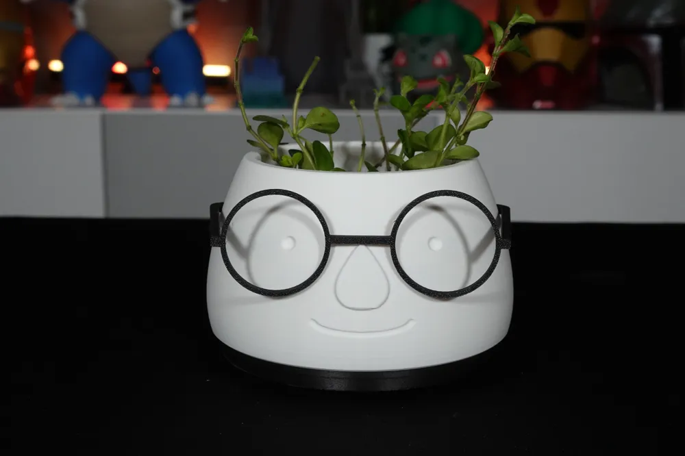 smiley-planter-with-glasses-3d-printed-plant-pot-free-3d-print