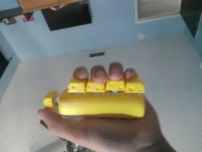 The 5 Finger cheese Clicker