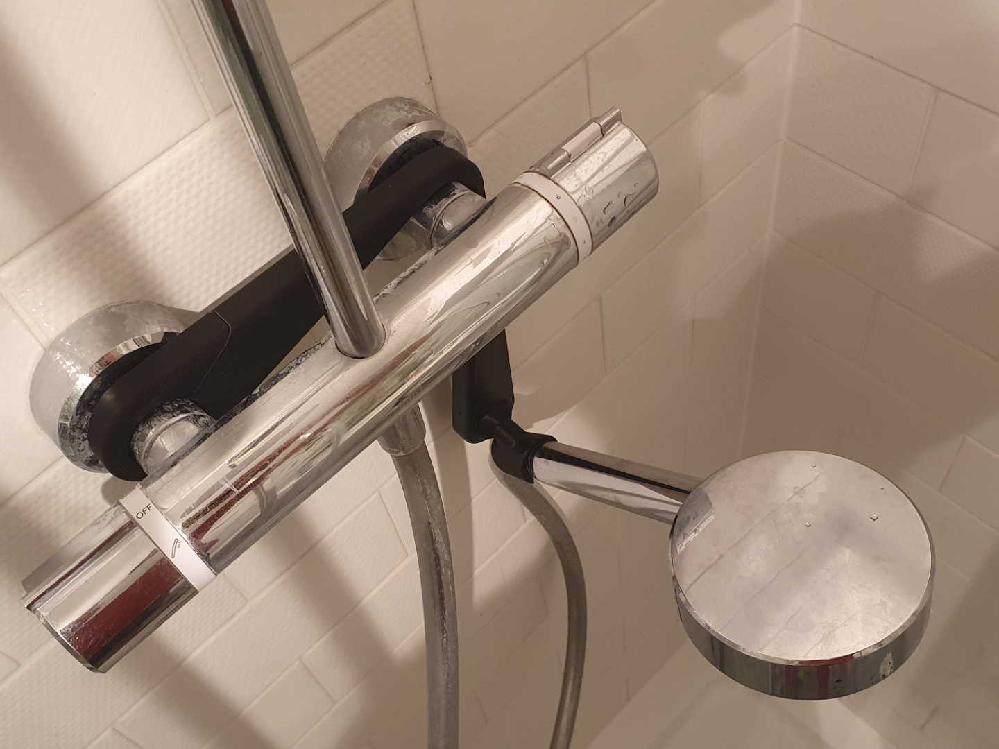Shower head holder for kids - low mount 