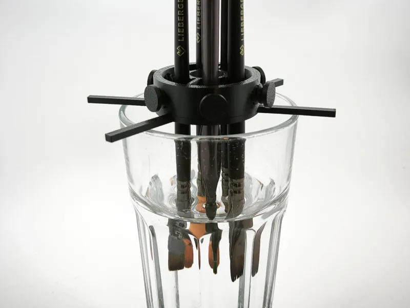 Brush Suspender / Brush Soaker = Cleaning tool