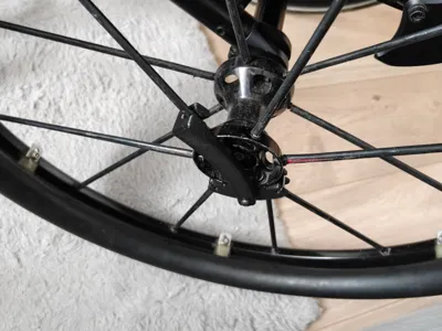 wheelchair clips for axle tetraplegic quadriplegic