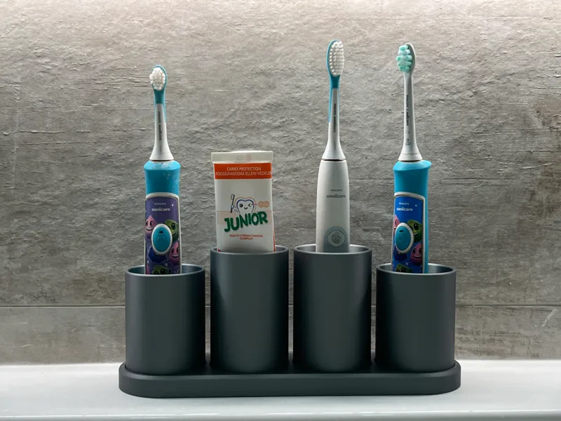 Design toothbrush holder with 4 cups