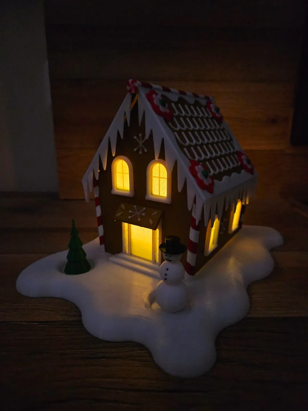 Lebkuchenhaus geeignet zum Beleuchten view 4