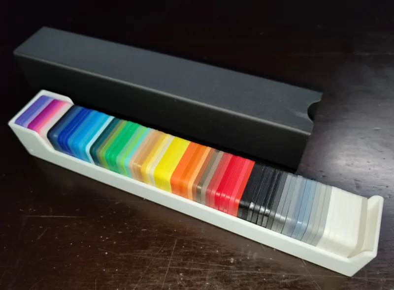 Case for filament swatches