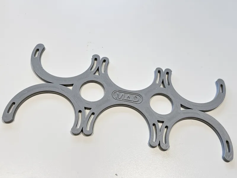 Aluminium can holder