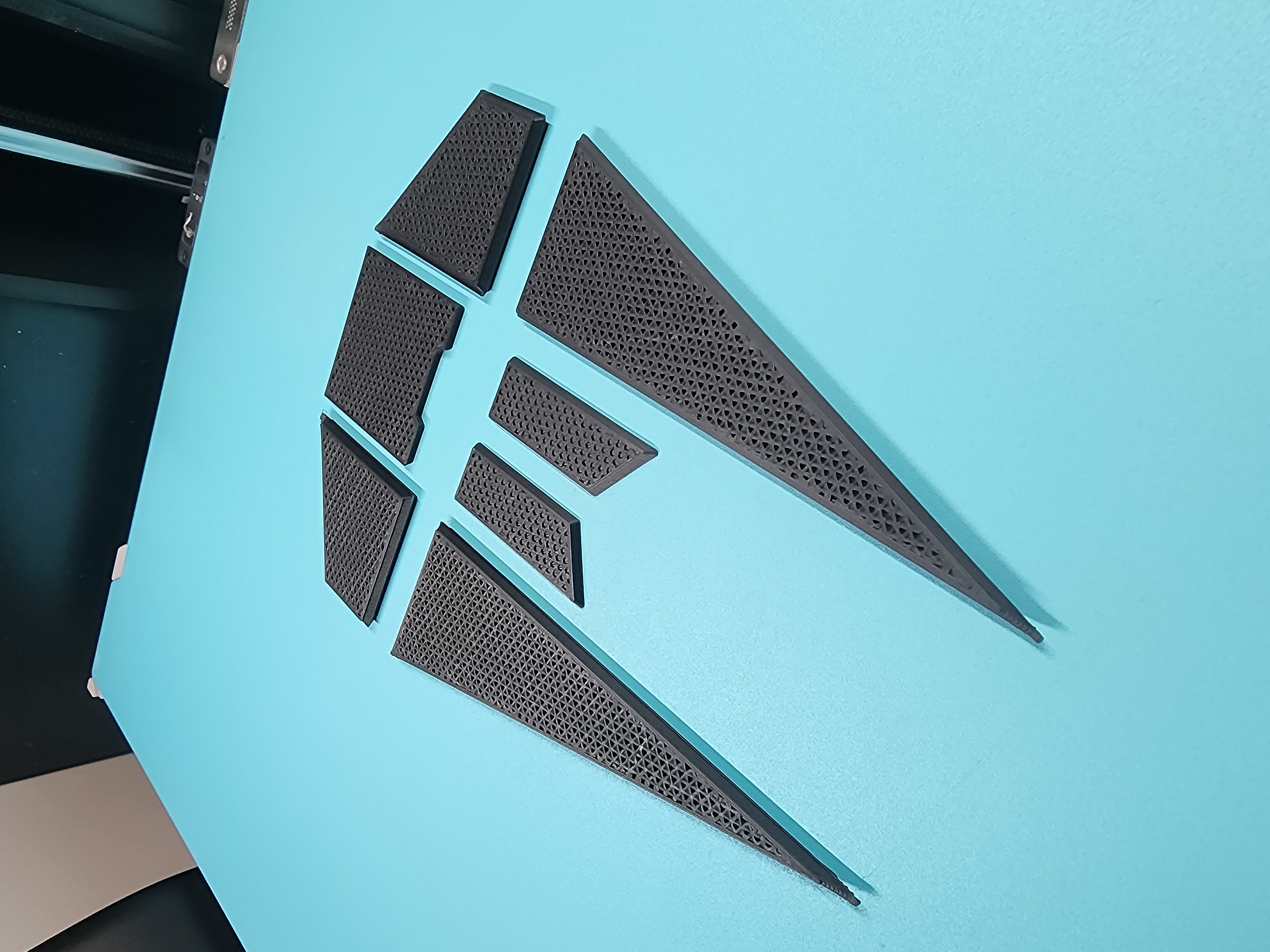 Miniatura 2 do modelo 3D TIE Interceptor Model