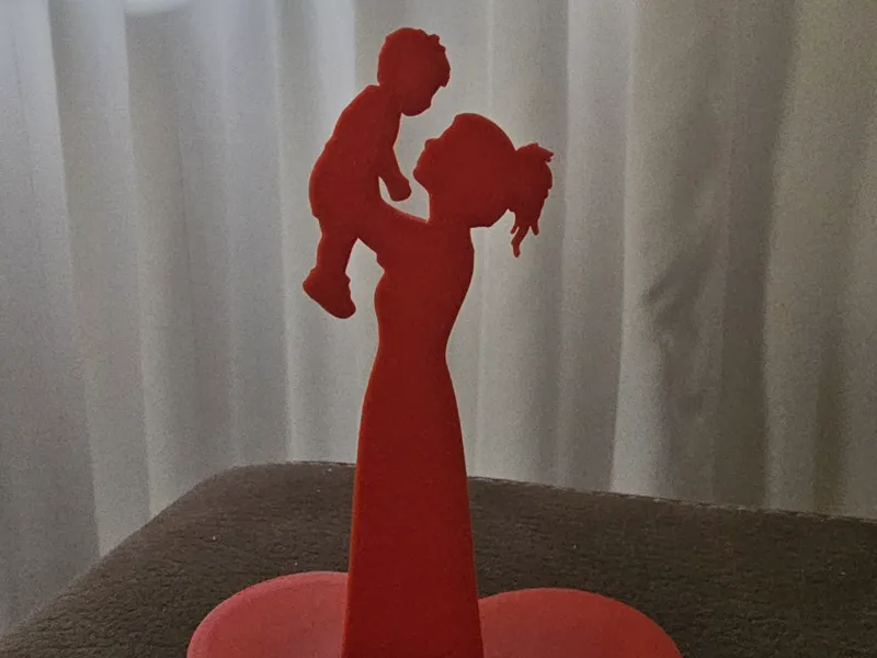 Mamma è Figlio, Scultura 3D-Festa della Mamma