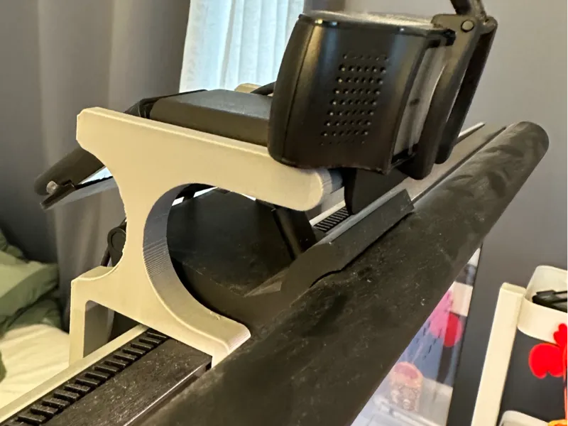 Cam mount over screen light bar