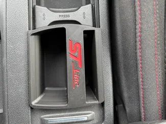 Ford Focus MK4 Facelift Ablage ST-Line
