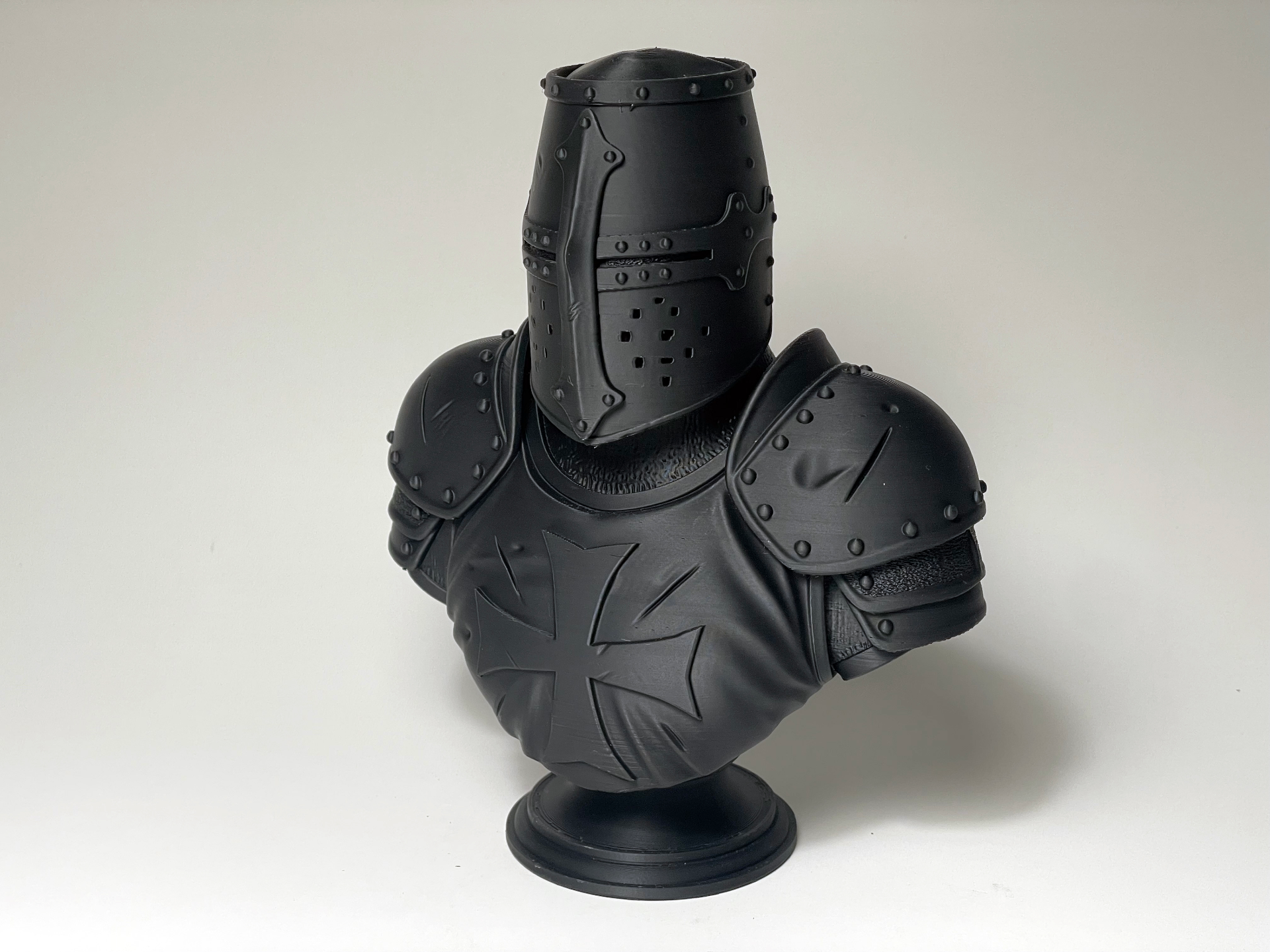 Battle-Worn Templar Bust – Armored Crusader Bust — free 3D print STL file