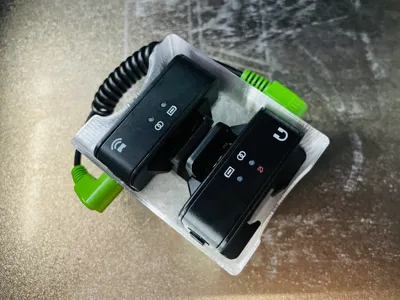 PAN's Wireless Monitoring Earphone Case for Film and Television Hurricane
