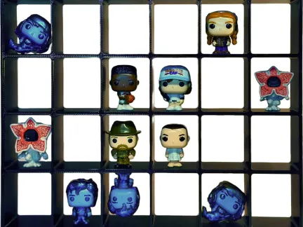 Stranger things, Kinder joy funko pop stand