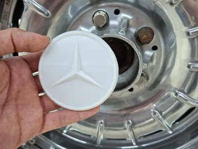 Mercedes Classic R107 Wheel Hub Cap