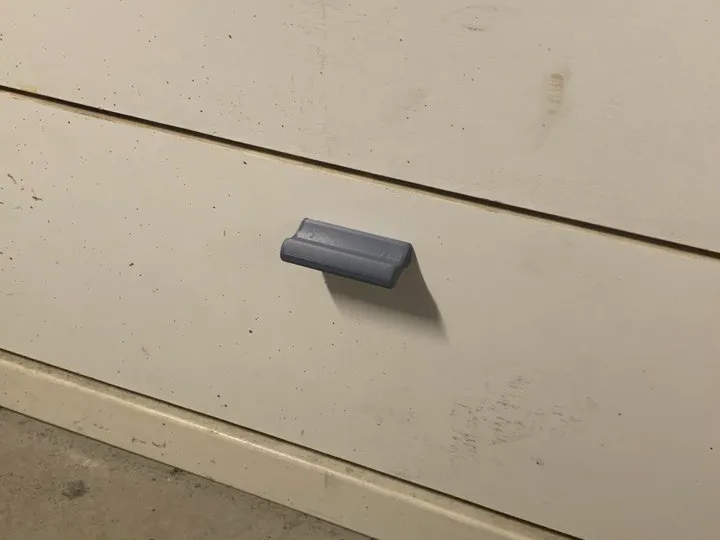 Piccola maniglia per cassetto