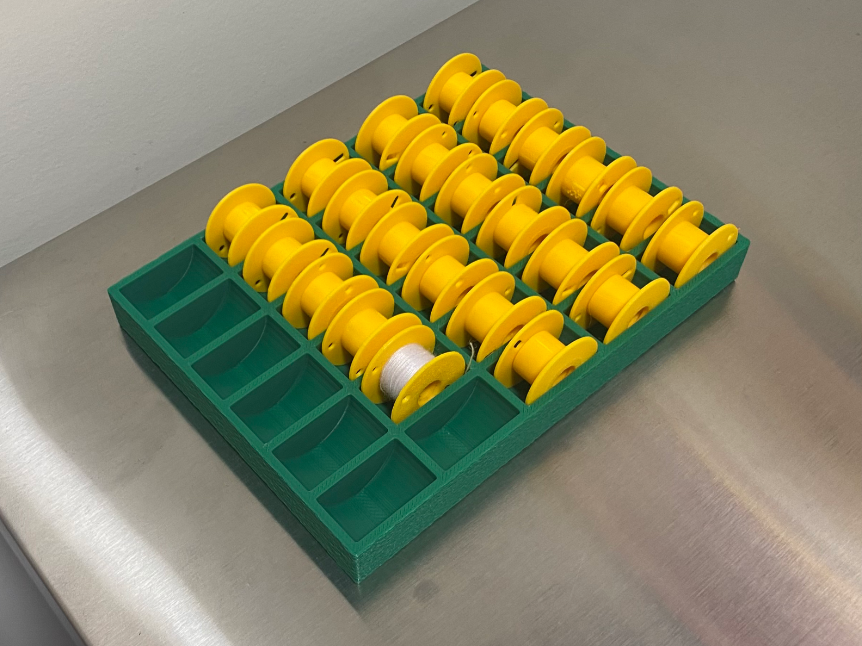 L-Style Bobbins with Case