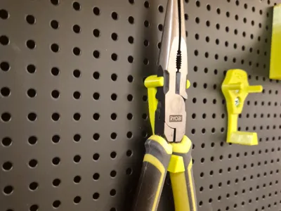 Ryobi Pliers Holder - Peg Board (12mm)