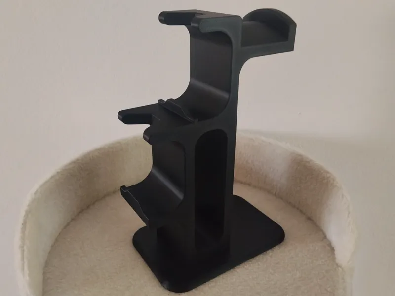 Dual controller stand compatible with PS5