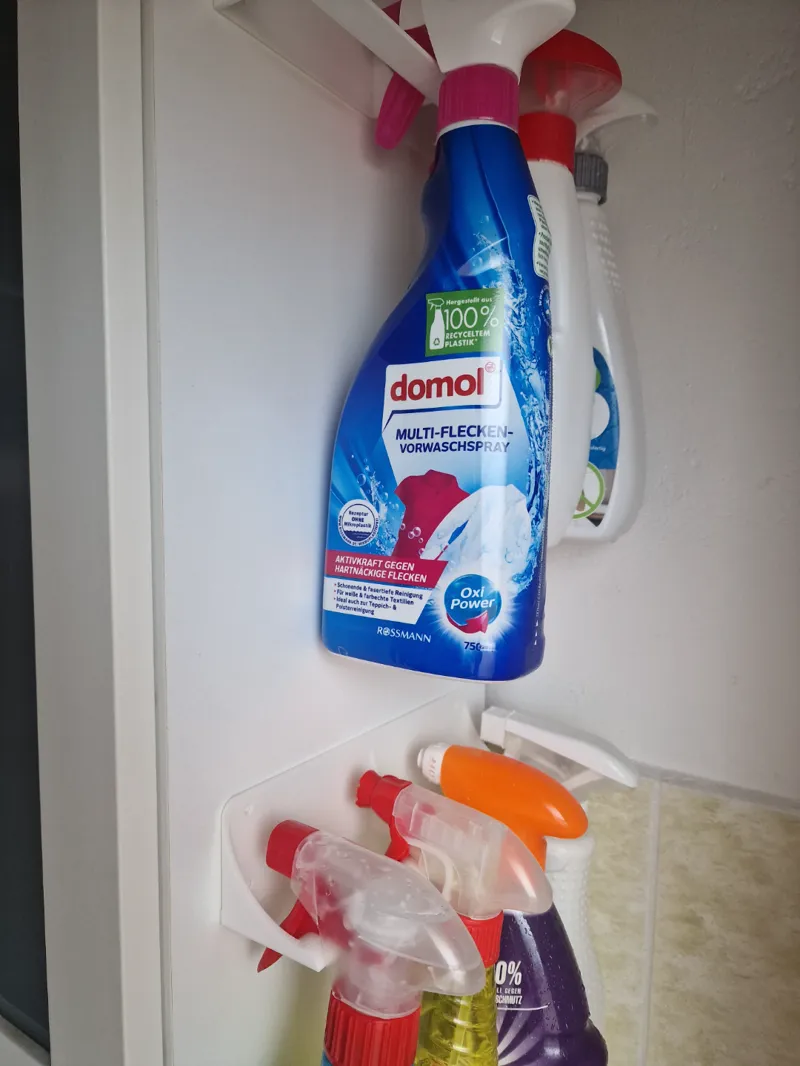 Spray holder