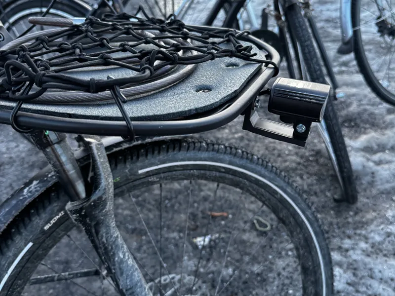 Light mount for Specialized bike