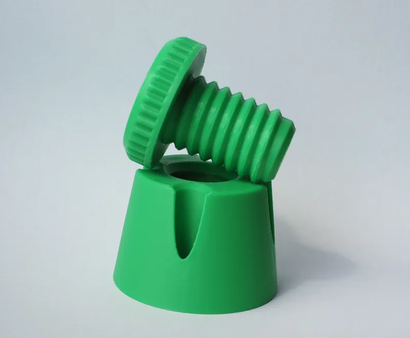 Adjustable furniture leg