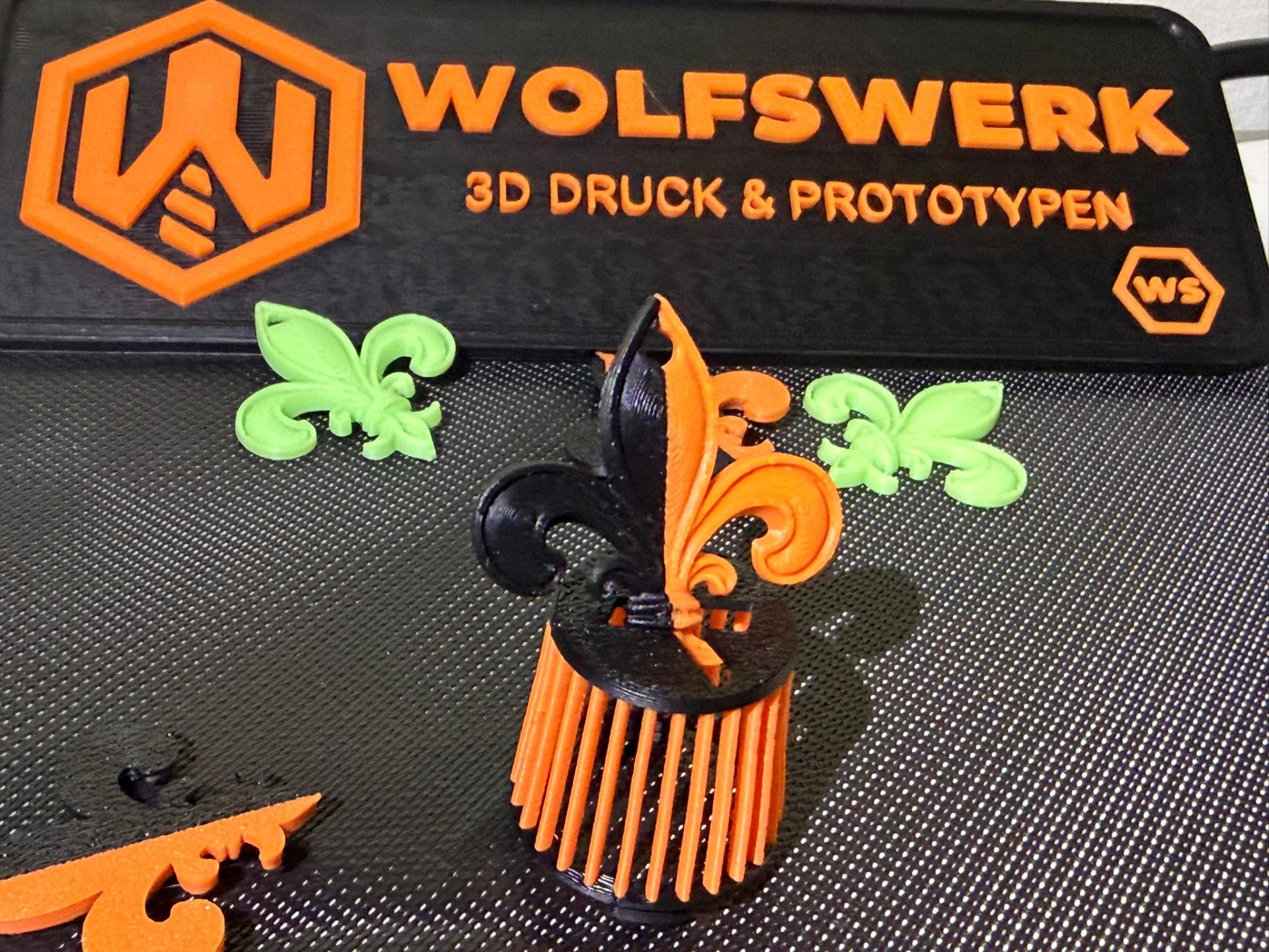 WOLFSWERK - Fleur-de-Lis Keychain & Decoration