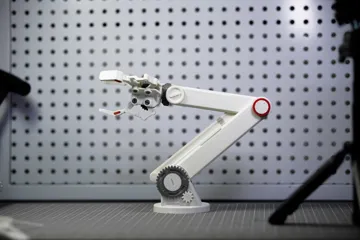 Modelo para impresión 3D: Transmissible self‑locking three‑jaw manipulator — vista de referencia 5