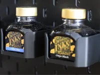 Support Skadis pour flacons d'encre Diamine — photo 2