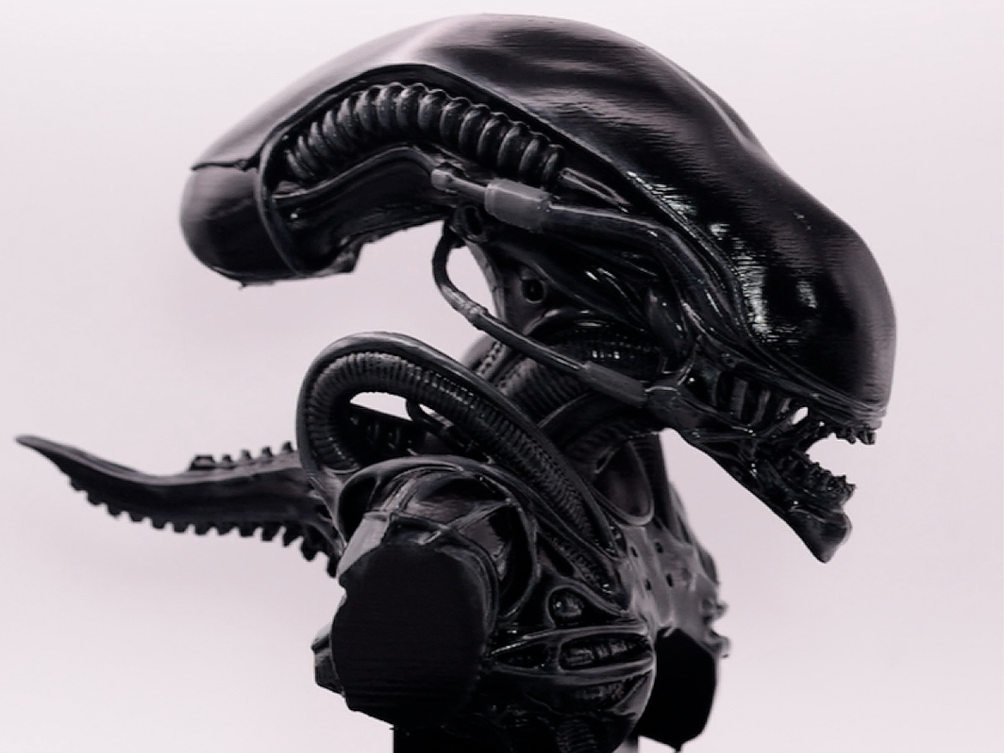 Alien Xenomorph Style Bust – Sci-Fi Collectible