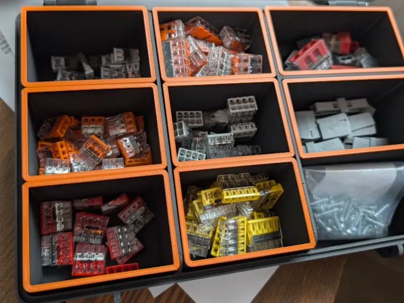 Small Containers for Wago Case