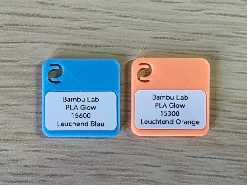 Swatch Farbmuster mit Niimbot Etikett