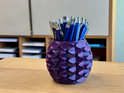 Small Vase / Penholder "Wavey"