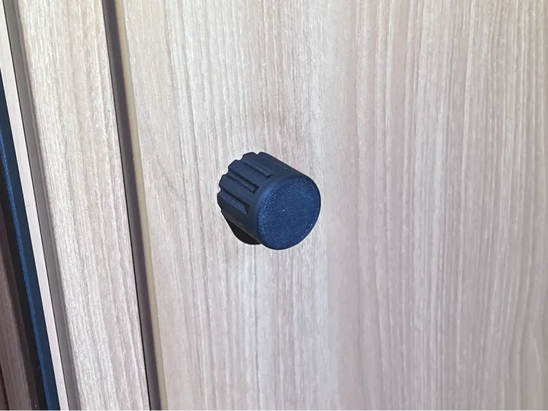 Womo bzw. Wohnwagen Drehgriff für Kleiderschrank