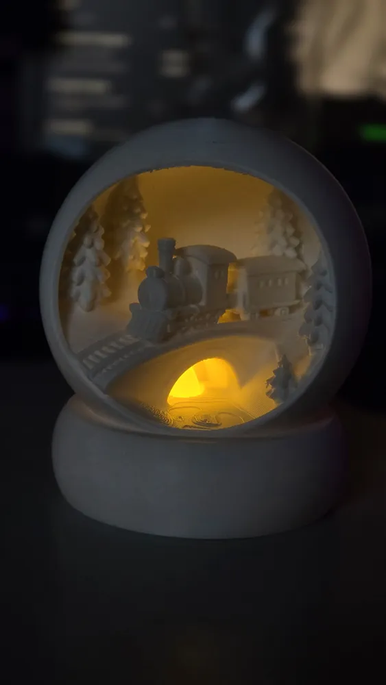 Modern Winter Train snow globe - Free 3D Print Model - MakerWorld