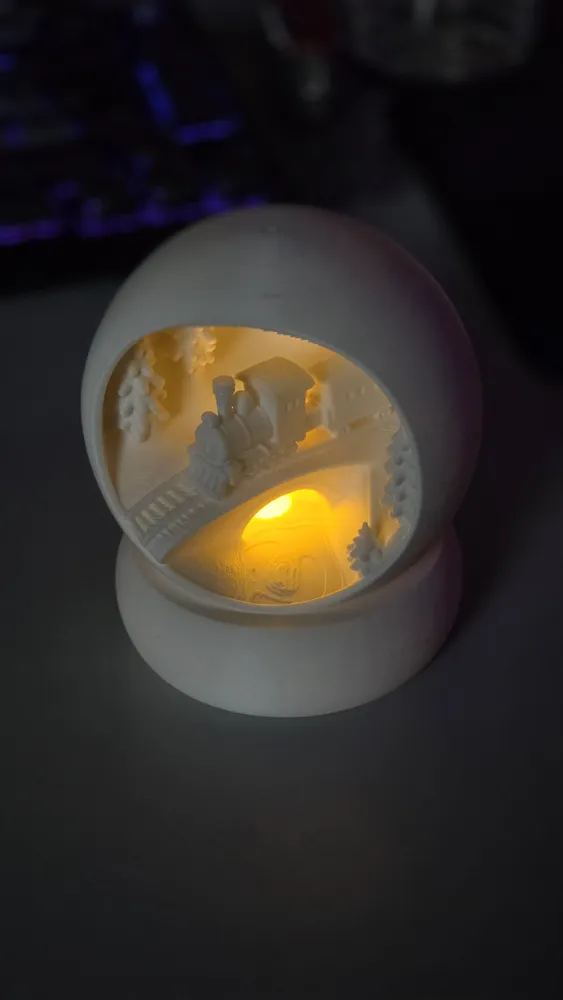 Modern Winter Train snow globe - Free 3D Print Model - MakerWorld