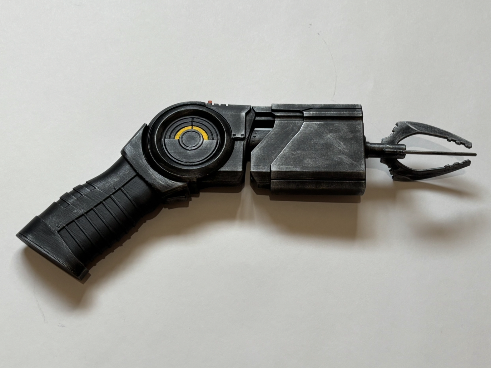 Batman Arkham Shadow Grapnel Gun