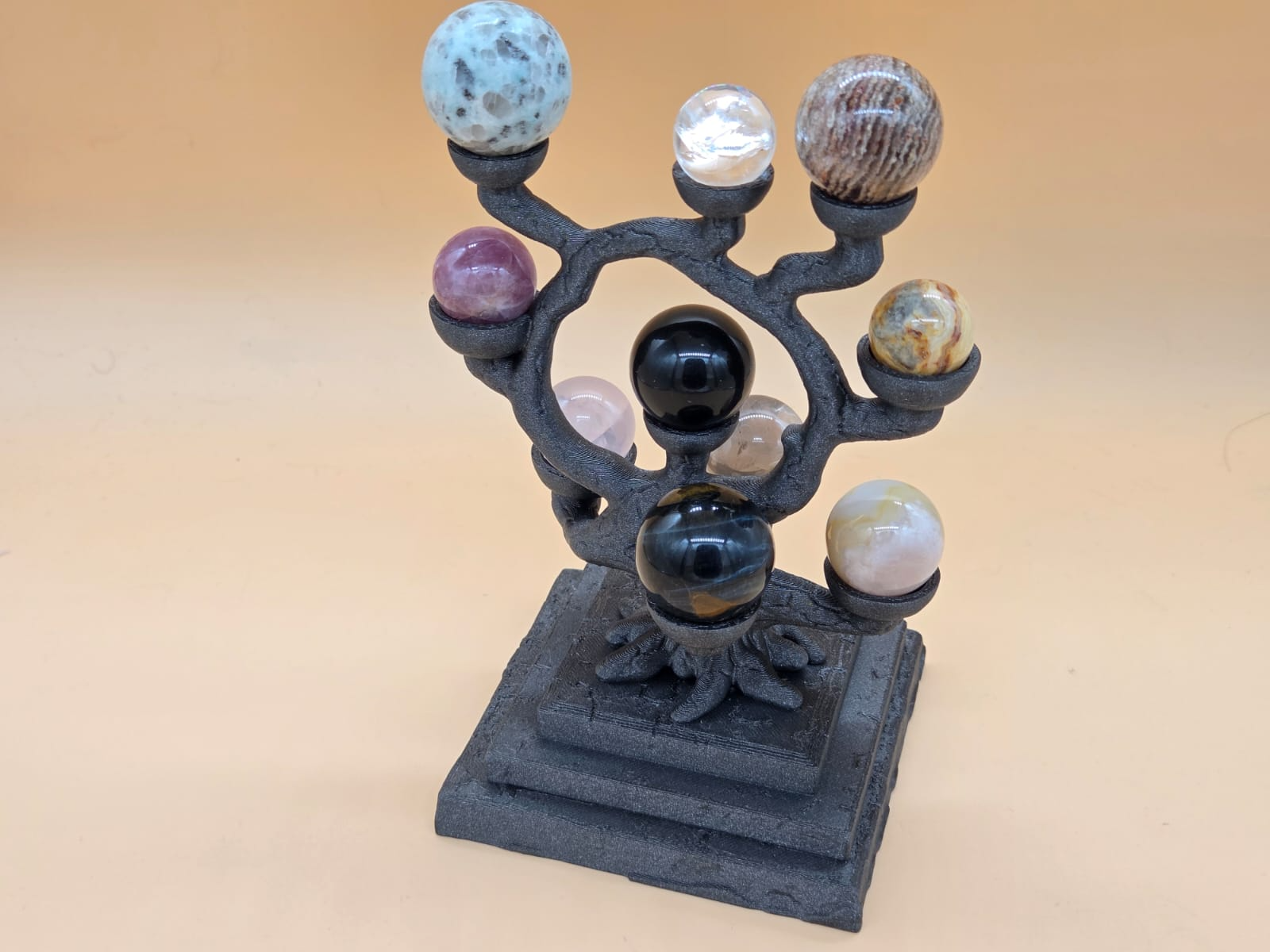 Eleganter Kugelhalter im Baumdesign Sphere Display