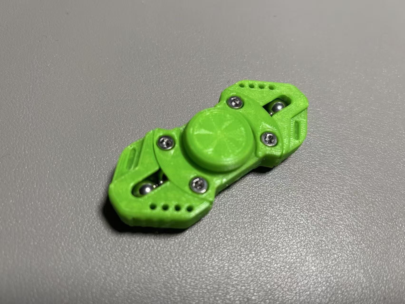 Miniatura 2 do modelo 3D 解压EDC蝰蛇机械蛇头两页指尖陀螺